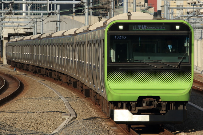 東京総合車両センター本区E235系トウ19編成を高輪ゲートウェイ駅で撮影した写真