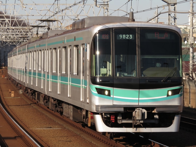 王子検車区9000系9123Fを多摩川駅で撮影した写真