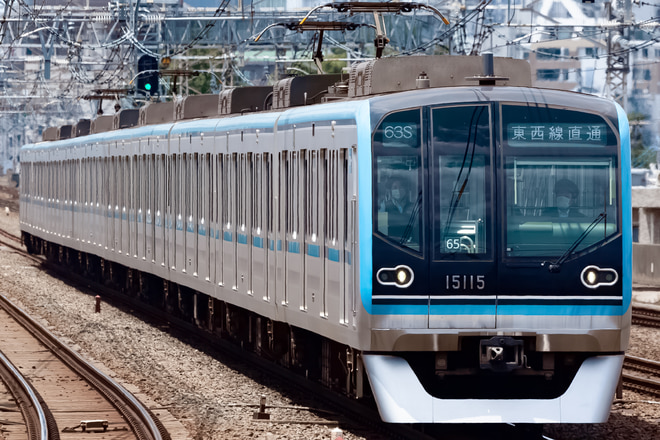 15000系15115Fを西荻窪駅で撮影した写真