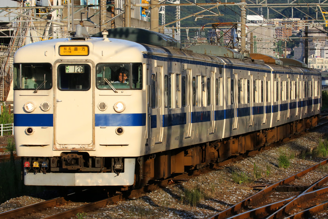 415系Fo126編成を小倉駅で撮影した写真