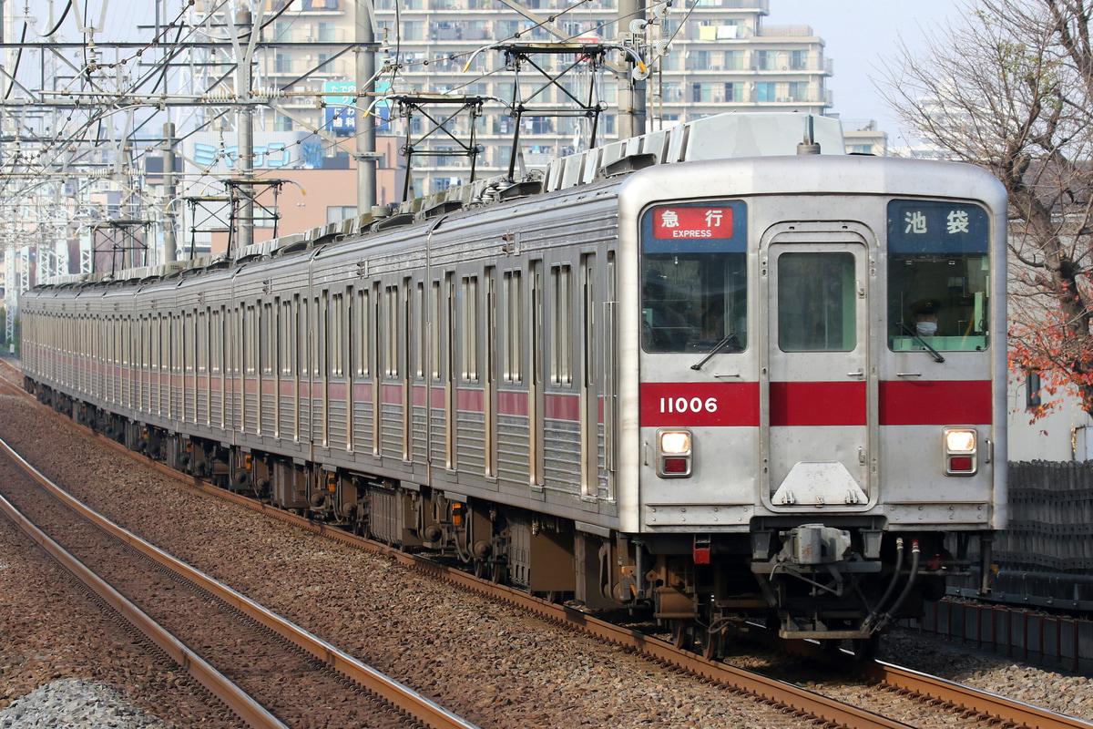 東武鉄道  10000系 11006F