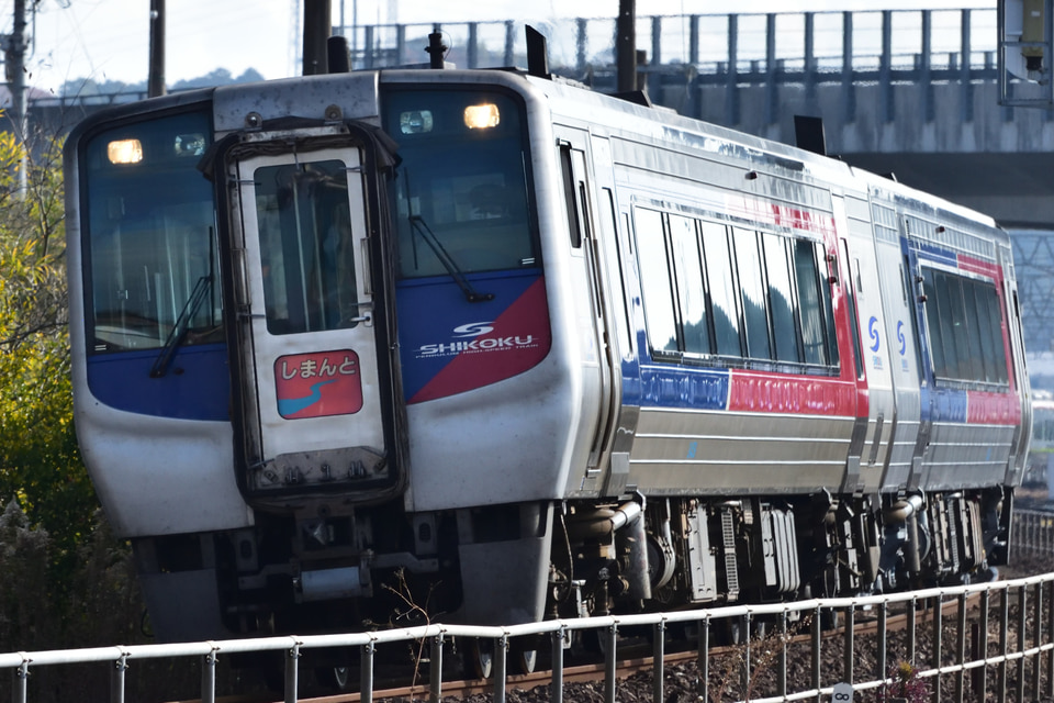 JR四2000系2459の写真