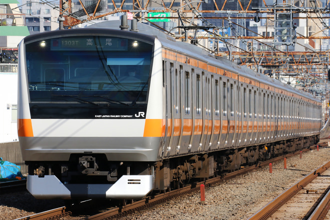 E233系トタT1編成を阿佐ケ谷駅で撮影した写真