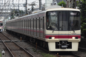 京王電鉄  8000系 8725F