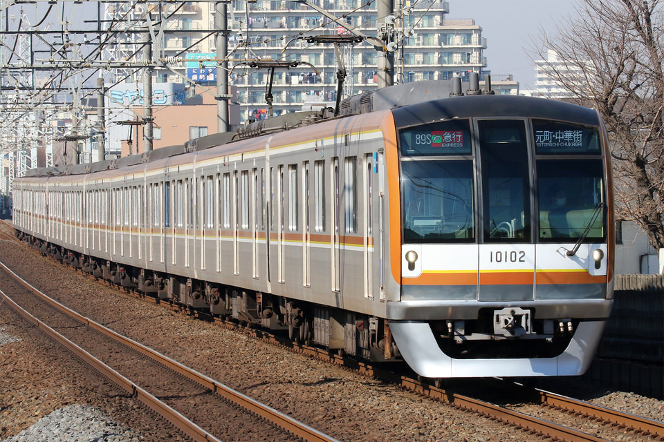 メトロ10000系10102F<br class="br-sp" />(10102編成)の写真