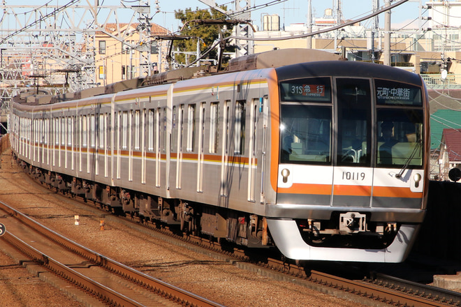 10000系10119Fを多摩川駅で撮影した写真