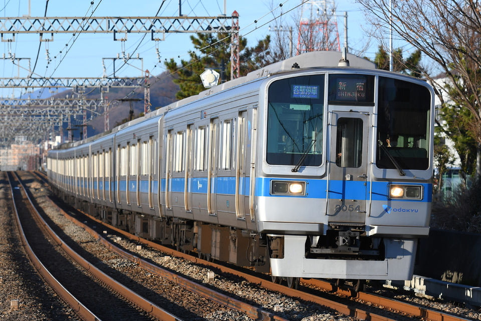 小田急2000形2054×8<br class="br-sp" />(2054F)(2054編成)の写真