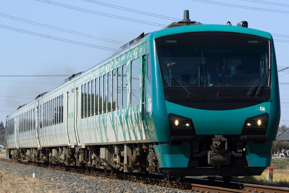 JR東日本 秋田総合車両センター南秋田センター HB-E300系 リゾートしらかみ橅編成