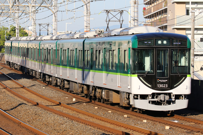 13000系13023Fを大和田駅で撮影した写真