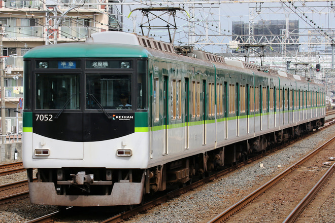 7000系7002Fを関目駅で撮影した写真