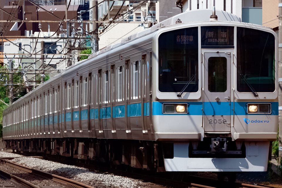 小田急2000形2059×8<br class="br-sp" />(2059F)(2059編成)の写真