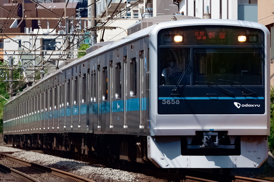 小田急3000形3658×8<br class="br-sp" />(3658F)(3658編成)の写真