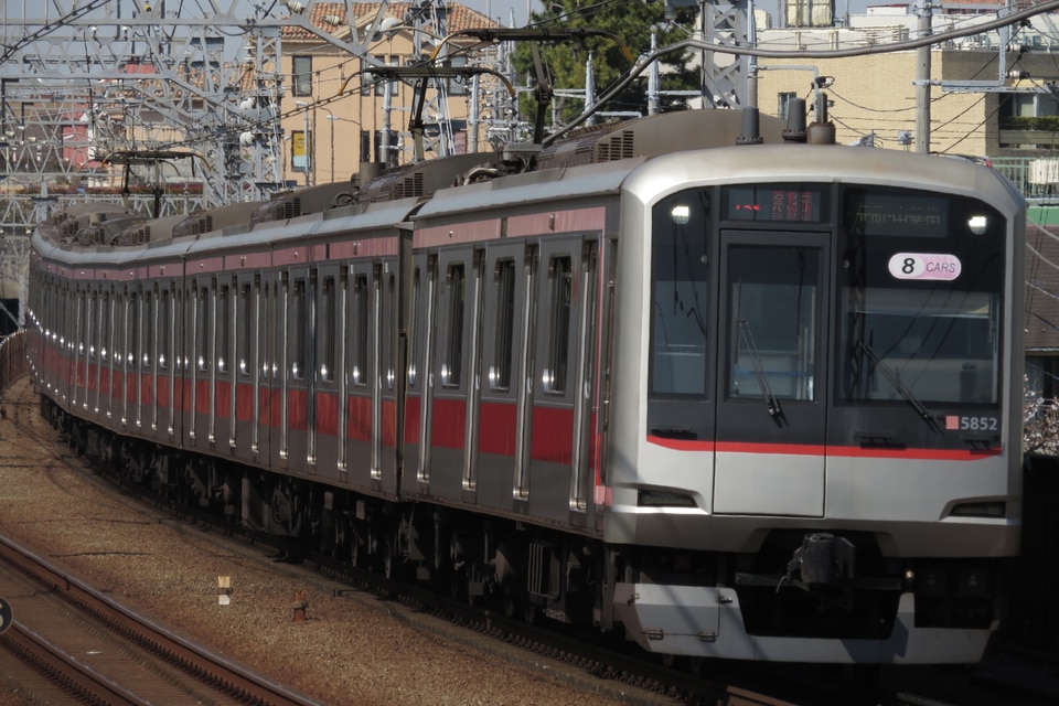 東急5050系5152F<br class="br-sp" />(5152編成)の写真