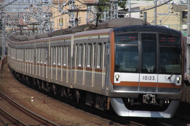 和光検車区10000系10023Fを多摩川駅で撮影した写真