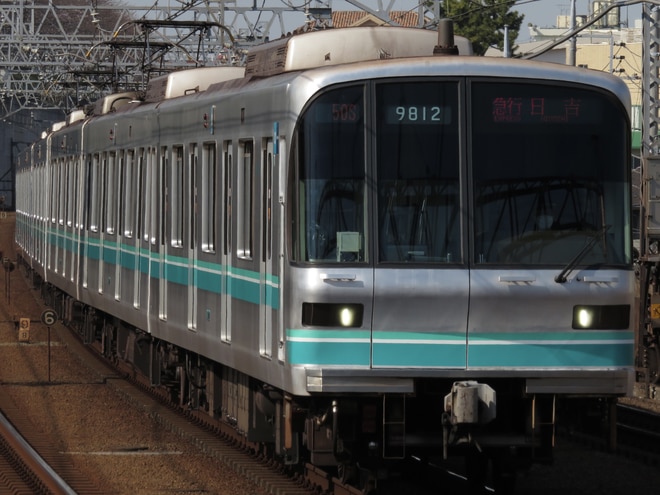 王子検車区9000系9112Fを多摩川駅で撮影した写真