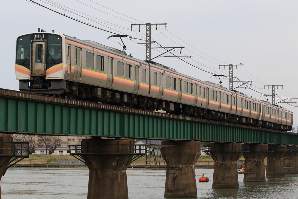 JR東E129系ニイB6編成<br class="br-sp" />(ニイB6)の写真