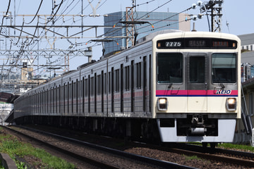 京王電鉄  7000系 7725F