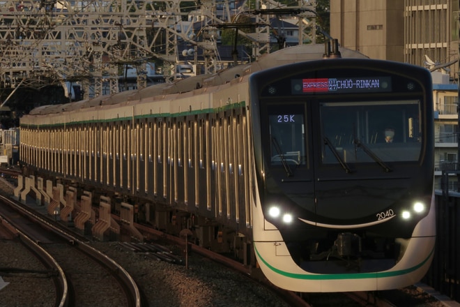 長津田検車区2020系2140Fを二子新地駅で撮影した写真