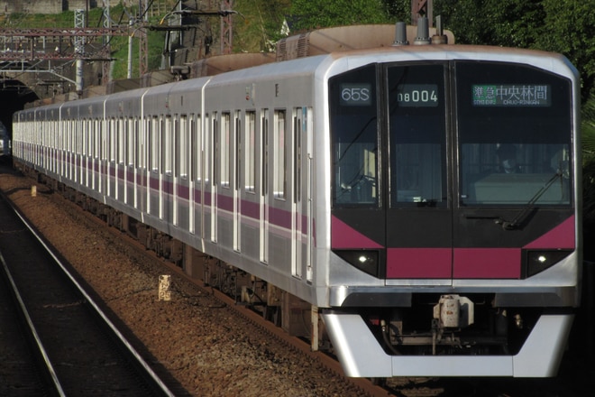 鷺沼検車区08系08-104Fを田奈駅で撮影した写真