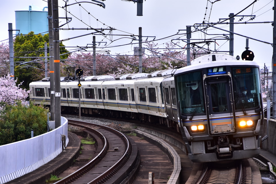 JR西223系F6編成<br class="br-sp" />(フチF6編成)(F006編成)の写真