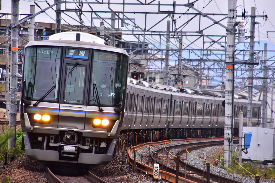 JR西223系J5編成<br class="br-sp" />(ホシJ5編成)の写真