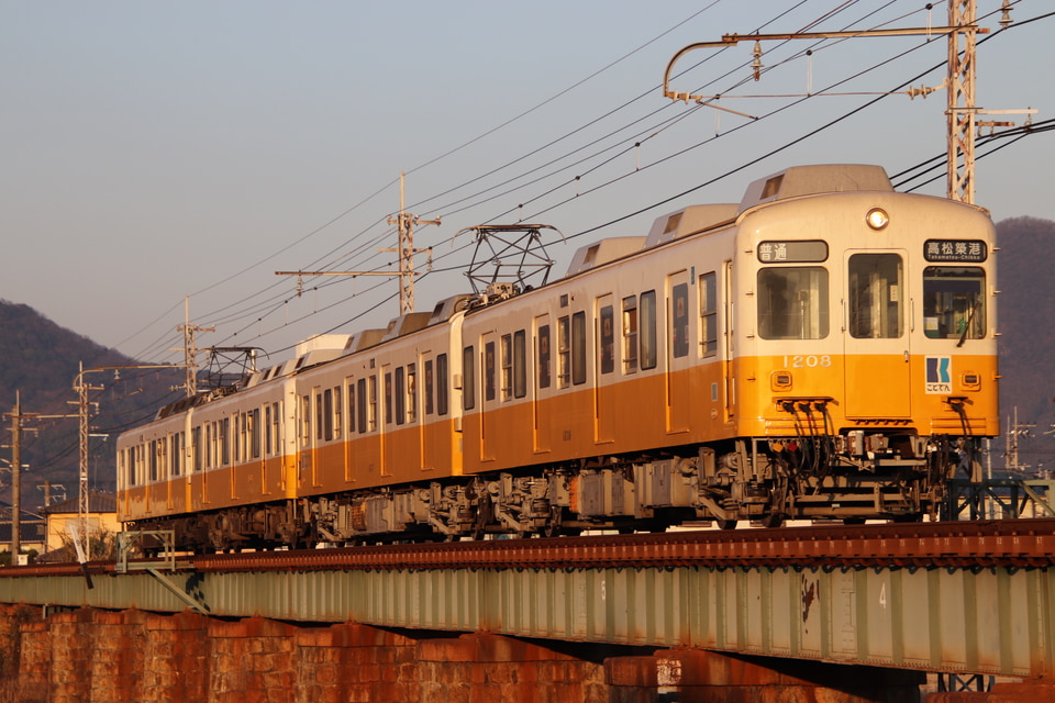 高松琴平電気鉄道 1200形の写真