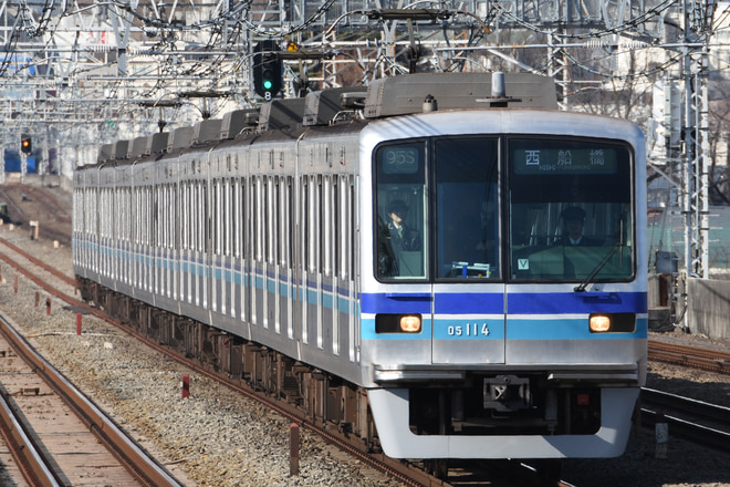 05系05-114Fを西荻窪駅で撮影した写真