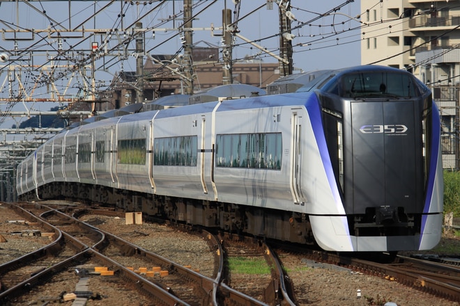 松本車両センターE353系S102編成を高尾駅で撮影した写真