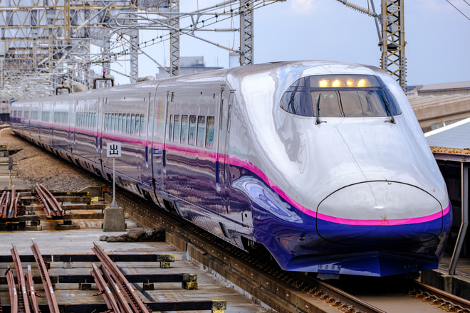 新潟新幹線車両センターE2系J74編成を大宮駅で撮影した写真