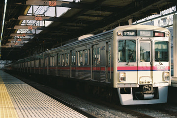京王電鉄  7000系 7706F
