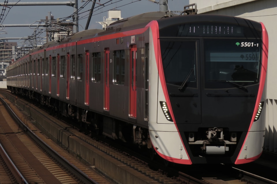 都営5500形5501編成<br class="br-sp" />(5501F)の写真