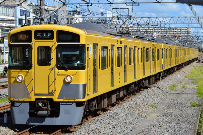 玉川上水車両管理所新2000系2093Fを新所沢駅で撮影した写真