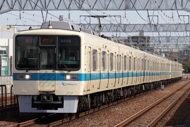 8000形8258Fを和泉多摩川駅で撮影した写真