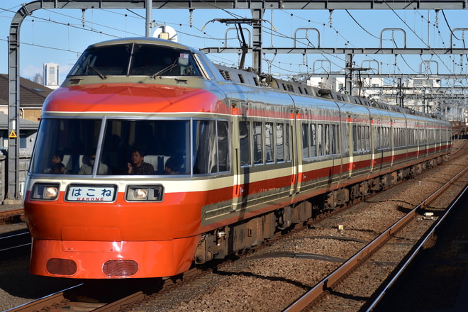 7000形を祖師ケ谷大蔵駅で撮影した写真