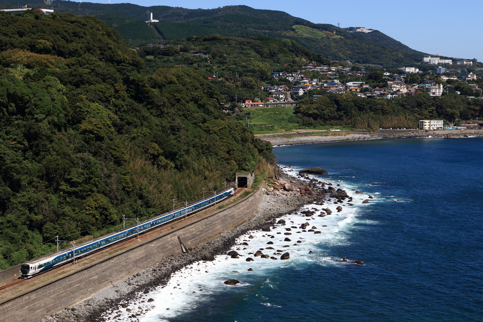 JR東E257系オオNA-02編成<br class="br-sp" />(オオNA-02)(NA02編成)(NA-02編成)の写真