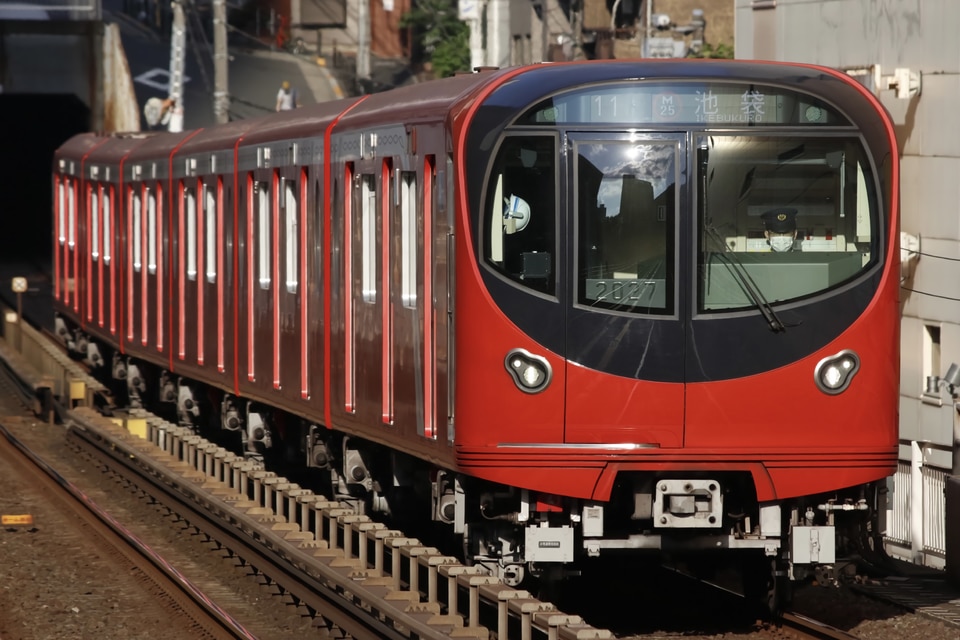 メトロ2000系2127F<br class="br-sp" />(2127編成)の写真