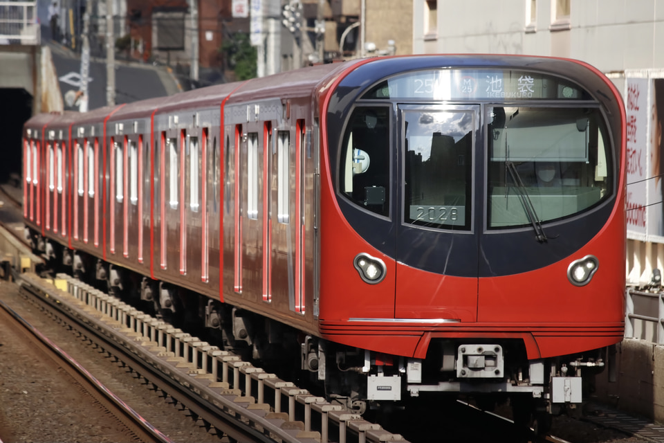 メトロ2000系2128F<br class="br-sp" />(2128編成)の写真