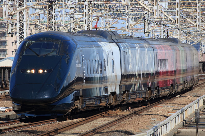 新潟新幹線車両センターE3系ニシR19編成を大宮駅で撮影した写真