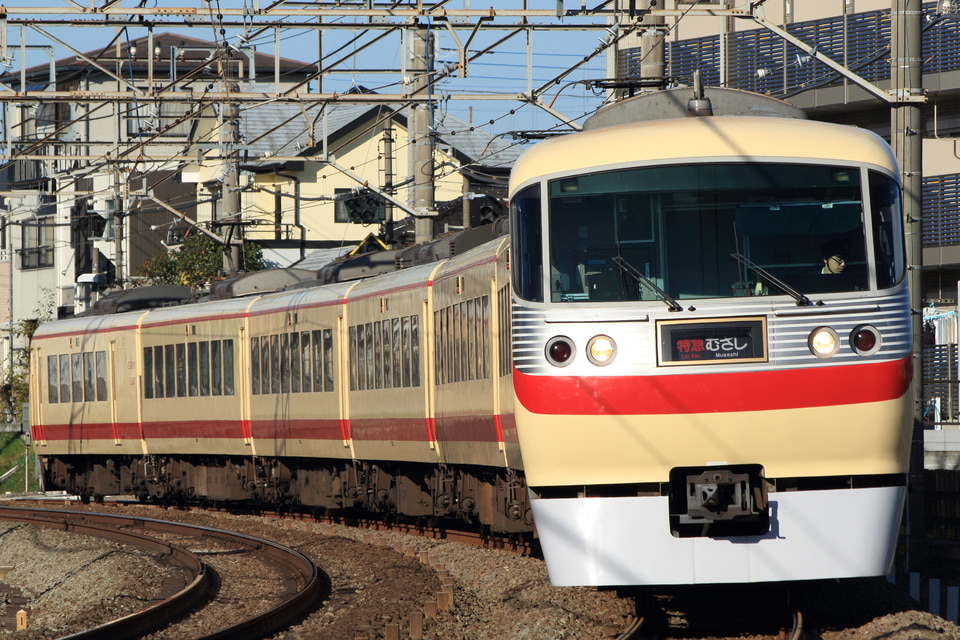 西武10000系10105F<br class="br-sp" />(10105編成)の写真
