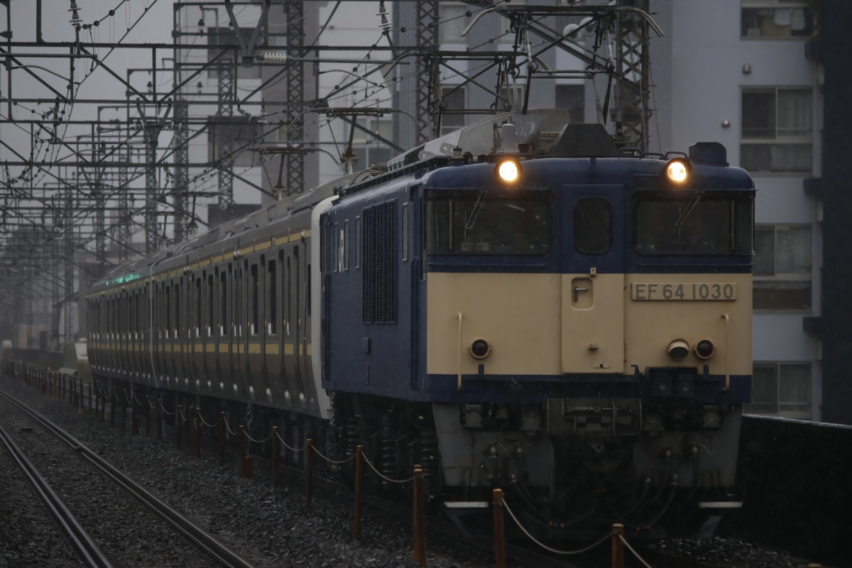 JR東日本  EF64 1030