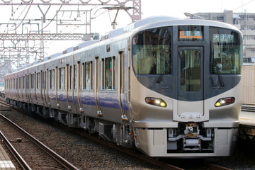 JR西日本  225系 HF606編成