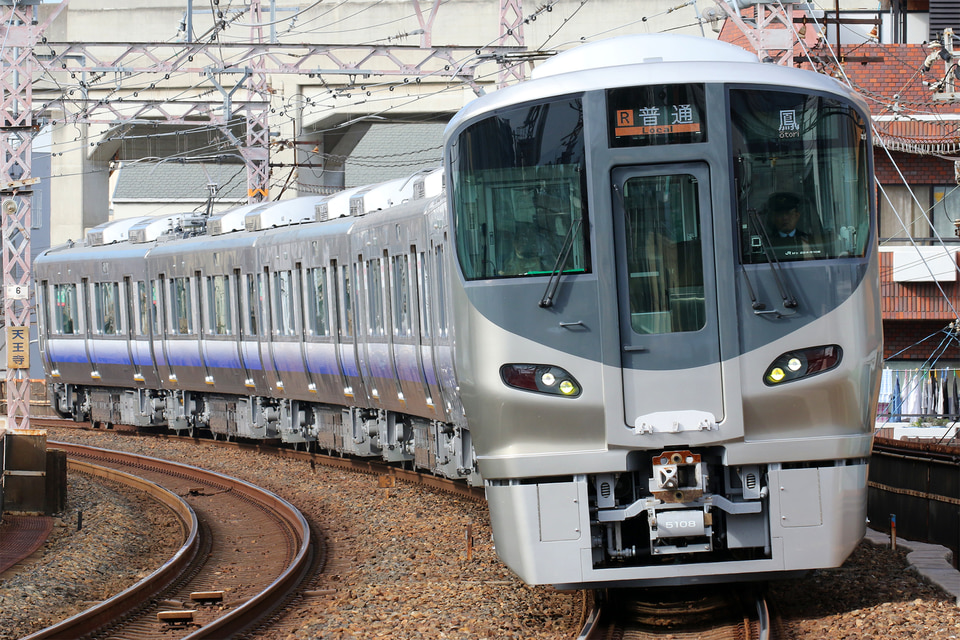 JR西225系HF604編成<br class="br-sp" />(ヒネHF604編成)の写真