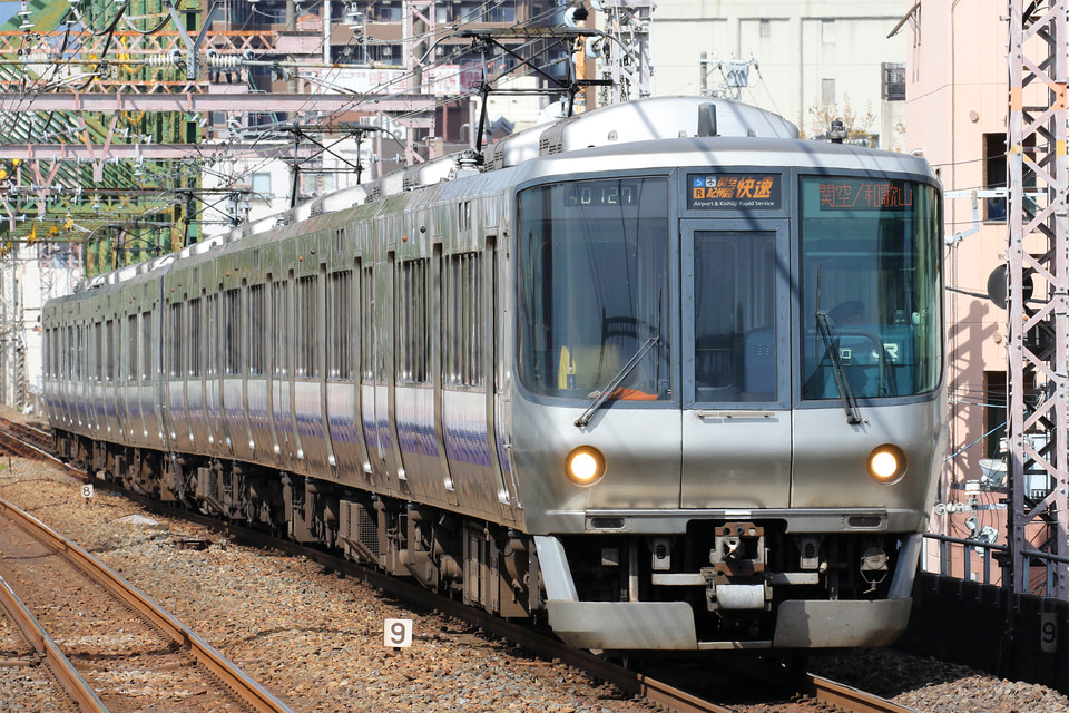 JR西223系HE409編成<br class="br-sp" />(ヒネHE409編成)の写真
