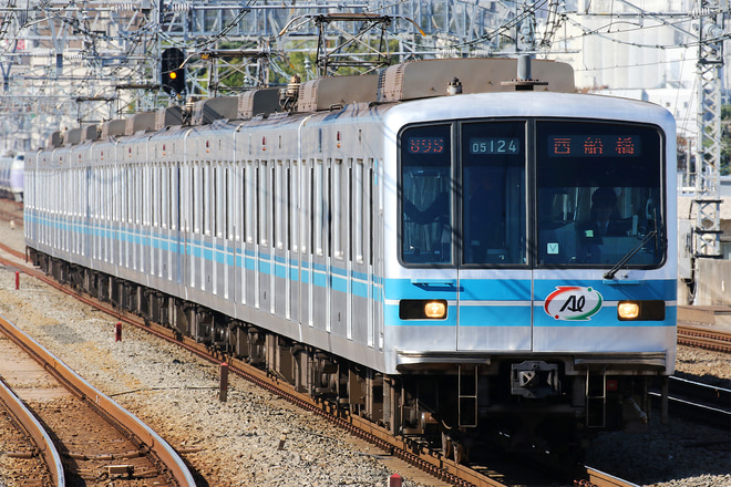 05系05-124Fを西荻窪駅で撮影した写真