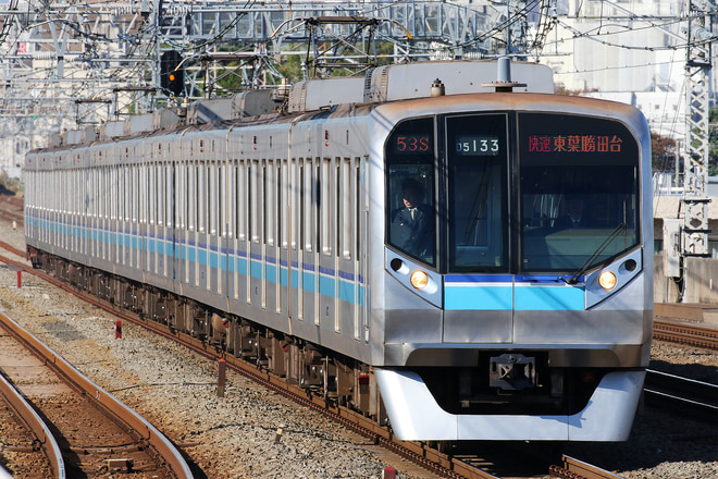 05系05-133Fを西荻窪駅で撮影した写真