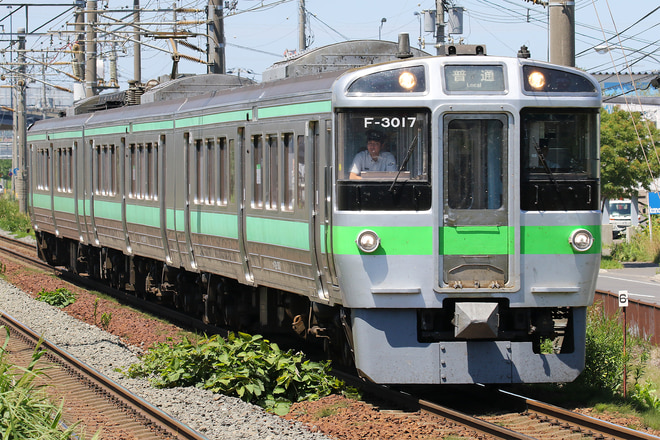 721系F-3017編成を発寒駅で撮影した写真