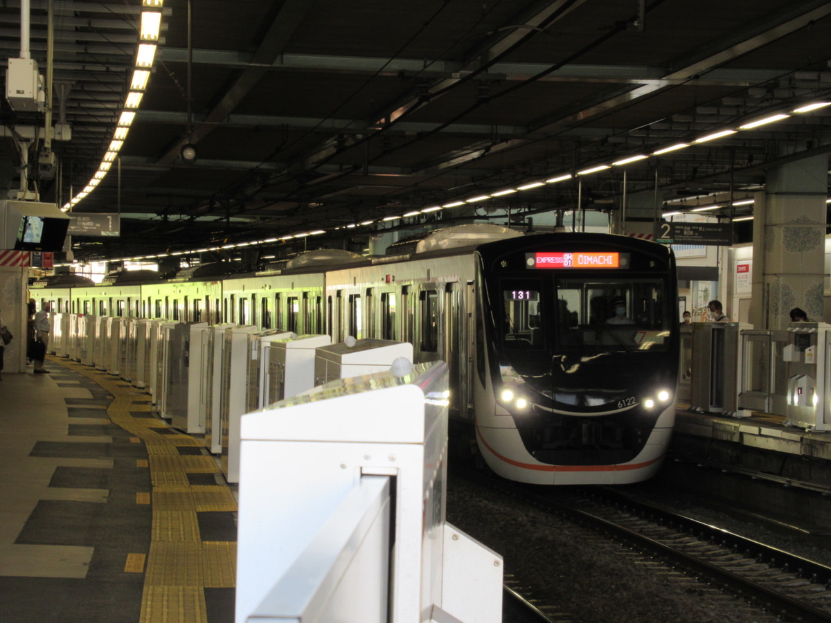 東急電鉄  6020系 6122F