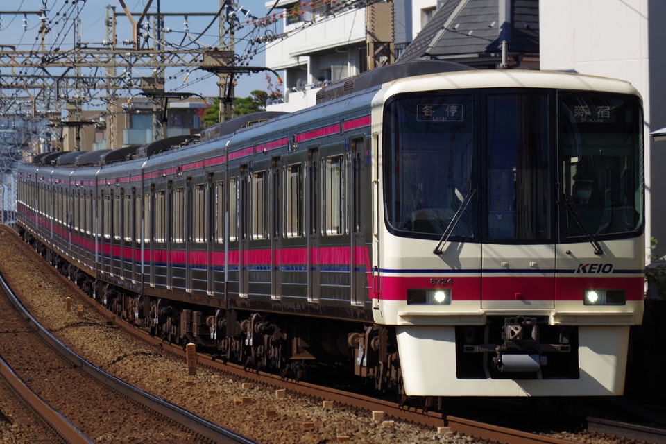 京王8000系8724F<br class="br-sp" />(8724編成)の写真