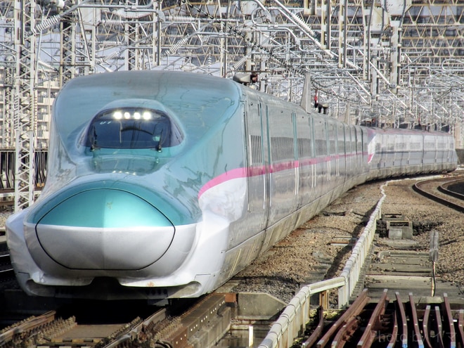 新幹線総合車両センターE5系U1編成を大宮駅で撮影した写真