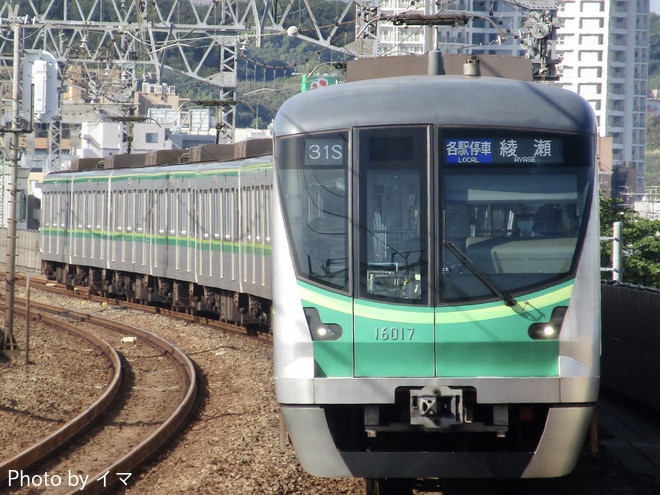 綾瀬検車区16000系16117Fを狛江駅で撮影した写真